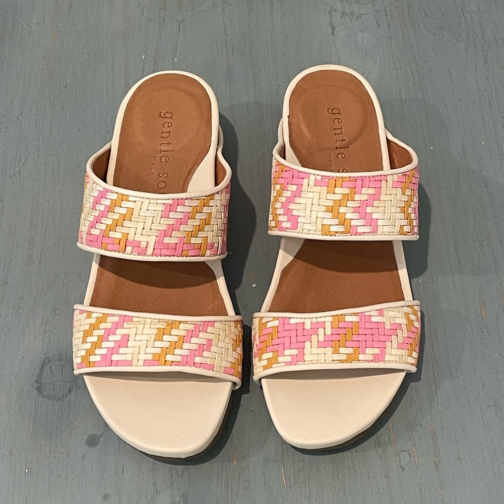 Gentle Souls by Kenneth Cole Women's Multicolor Woven Sandals